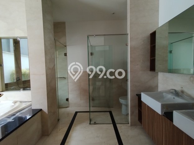 Rumah Luxury Modern Tanpa Renovasi di Pondok Indah Jakarta Selatan Rumah Luxury Modern Tanpa Renovasi di Pondok Indah Jakarta Selatan