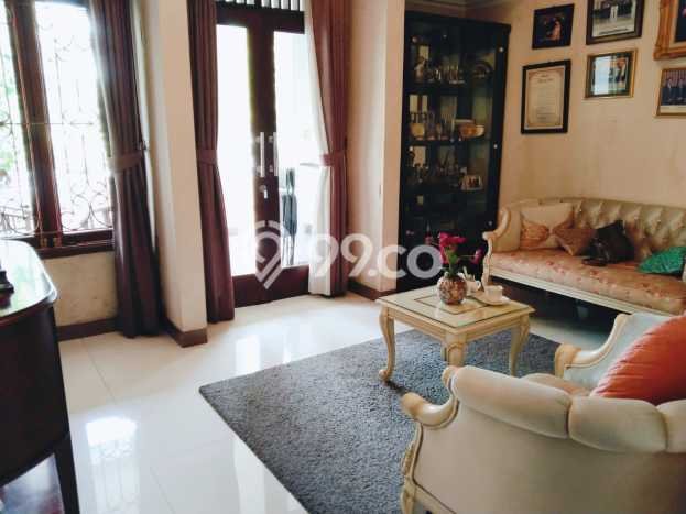 Dijual Rumah Luas Elegan Dengan View Cantik di Bintaro, Jakarta Selatan Dijual Rumah Luas Elegan Dengan View Cantik di Bintaro, Jakarta Selatan