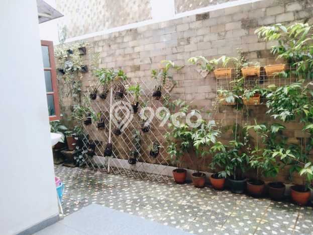 Dijual Rumah Luas Elegan Dengan View Cantik di Bintaro, Jakarta Selatan Dijual Rumah Luas Elegan Dengan View Cantik di Bintaro, Jakarta Selatan