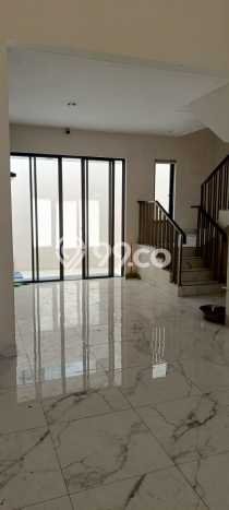 Rumah sewa siap huni 4 KT di Jakarta Garden City, Jakarta Timur Rumah sewa siap huni 4 KT di Jakarta Garden City, Jakarta Timur