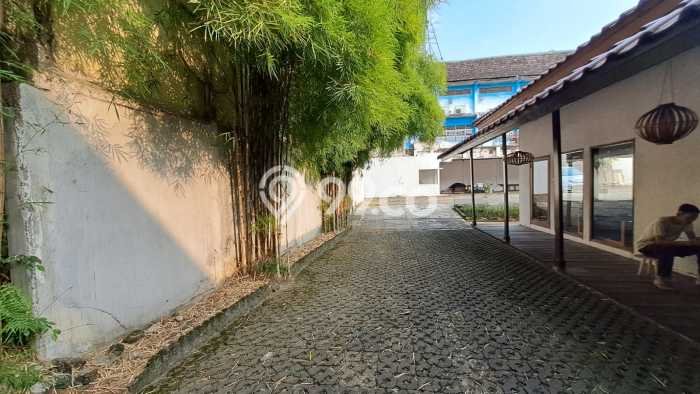 BEST LOCATION! Rumah kawasan , Dekat Stasiun, 4 KT, Luas 1599m2m² Bangunan 800m2m² BEST LOCATION! Rumah kawasan , Dekat Stasiun, 4 KT, Luas 1599m2m² Bangunan 800m2m²