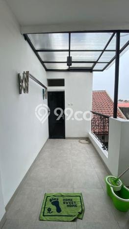 Rumah Luxury Modern Tanpa Renovasi di Meruya Jakarta Barat Rumah Luxury Modern Tanpa Renovasi di Meruya Jakarta Barat