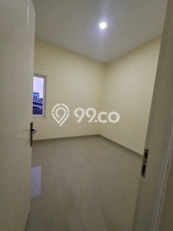 For Sale Rumah 4 Kamar Lokasi Strategis Nyaman dan Strategis di Cipondoh For Sale Rumah 4 Kamar Lokasi Strategis Nyaman dan Strategis di Cipondoh