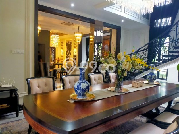 Hunian Mewah LB 1200m2 Siap Huni Desain Elegan di Cibubur, Bekasi Hunian Mewah LB 1200m2 Siap Huni Desain Elegan di Cibubur, Bekasi