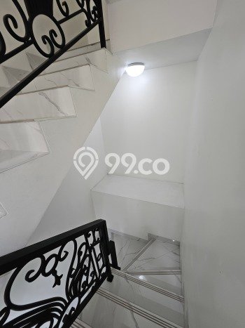 Rumah Elit Modern Tanpa Renovasi di Pejaten Jakarta Selatan Rumah Elit Modern Tanpa Renovasi di Pejaten Jakarta Selatan