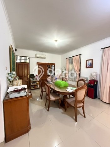 Jual Rumah Luas Elegan Dengan View Eksklusif di Jati Rahayu, Bekasi Jual Rumah Luas Elegan Dengan View Eksklusif di Jati Rahayu, Bekasi