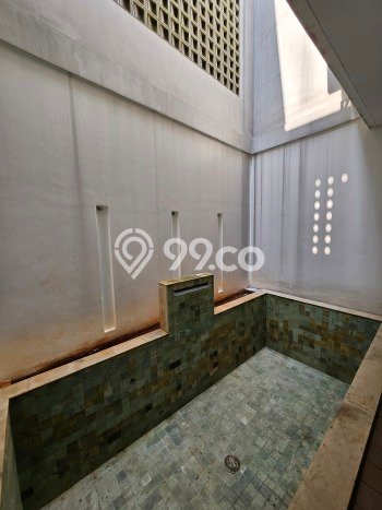 Rumah Elit Modern Tanpa Renovasi di Pejaten Jakarta Selatan Rumah Elit Modern Tanpa Renovasi di Pejaten Jakarta Selatan