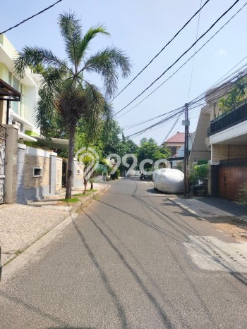 Hunian Nyaman 5 KT di Tebet, Jakarta Selatan - Luas Tanah 325m² Hunian Nyaman 5 KT di Tebet, Jakarta Selatan - Luas Tanah 325m²