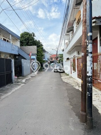 Hunian Nyaman Asri 5 KT Siap Pakai di Kayu Putih Jakarta Timur Hunian Nyaman Asri 5 KT Siap Pakai di Kayu Putih Jakarta Timur