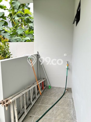 Rumah Luxury Modern Tanpa Renovasi di Pondok Kelapa Jakarta Timur Rumah Luxury Modern Tanpa Renovasi di Pondok Kelapa Jakarta Timur