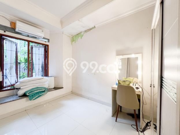 Rumah Luas Asri 4 KT Siap Huni di Galaxy Bekasi Rumah Luas Asri 4 KT Siap Huni di Galaxy Bekasi