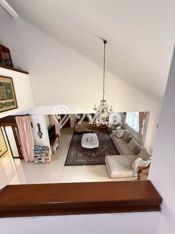 Jual Rumah Luas Elegan Dengan View Eksklusif di Jati Rahayu, Bekasi Jual Rumah Luas Elegan Dengan View Eksklusif di Jati Rahayu, Bekasi