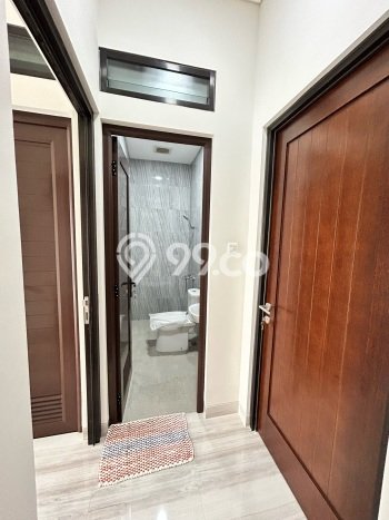 Rumah Luxury Modern Tanpa Renovasi di Pondok Kelapa Jakarta Timur Rumah Luxury Modern Tanpa Renovasi di Pondok Kelapa Jakarta Timur