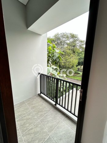 Rumah Luxury Modern Tanpa Renovasi di Pondok Kelapa Jakarta Timur Rumah Luxury Modern Tanpa Renovasi di Pondok Kelapa Jakarta Timur