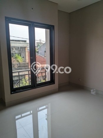 Rumah Luas Asri 3 KT Siap Huni di Otista Jakarta Timur Rumah Luas Asri 3 KT Siap Huni di Otista Jakarta Timur