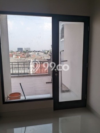 Rumah Luas Asri 3 KT Siap Huni di Otista Jakarta Timur Rumah Luas Asri 3 KT Siap Huni di Otista Jakarta Timur