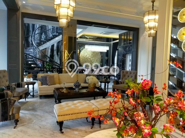 Hunian Mewah LB 1200m2 Siap Huni Desain Elegan di Cibubur, Bekasi Hunian Mewah LB 1200m2 Siap Huni Desain Elegan di Cibubur, Bekasi