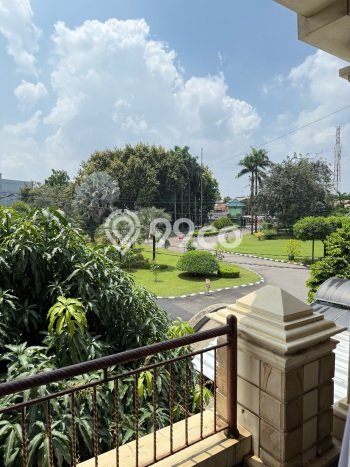 Rumah Elit LB 280m2 Siap Pakai Desain Elegan di Kemang Pratama, Bekasi Rumah Elit LB 280m2 Siap Pakai Desain Elegan di Kemang Pratama, Bekasi