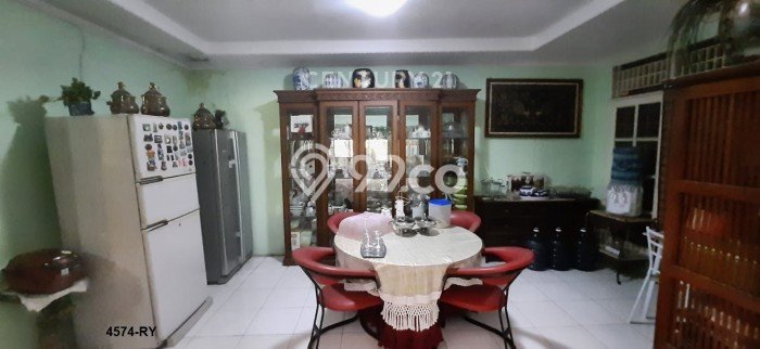 Hunian Mewah LB 250m2 Siap Pakai Desain Elegan di Bintaro, Tangerang Selatan Hunian Mewah LB 250m2 Siap Pakai Desain Elegan di Bintaro, Tangerang Selatan