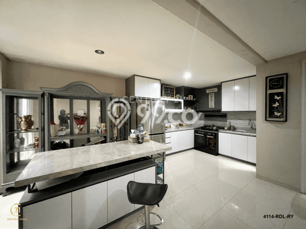 Rumah Luxury Modern Tanpa Renovasi di Pondok Indah Jakarta Selatan Rumah Luxury Modern Tanpa Renovasi di Pondok Indah Jakarta Selatan