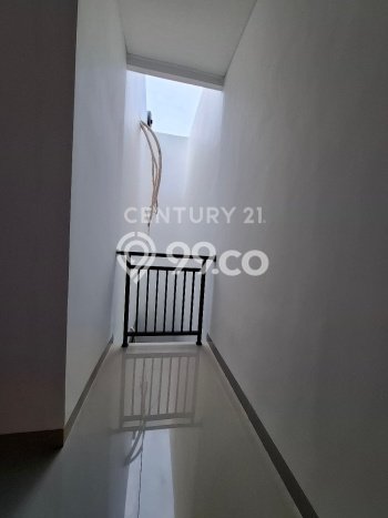 Rumah Luas Asri 4 KT Siap Pakai di Bintaro Tangerang Selatan Rumah Luas Asri 4 KT Siap Pakai di Bintaro Tangerang Selatan