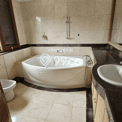 Ready to Use! Luxury House LT 487m2 Desain Modern di Kemang Ready to Use! Luxury House LT 487m2 Desain Modern di Kemang