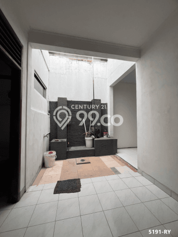 Hunian Cantik Modern Lb 180m2 di Ciputat, Tangerang Selatan Hunian Cantik Modern Lb 180m2 di Ciputat, Tangerang Selatan