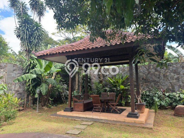 Siap Huni Hunian Elit 5 Kamar di Cilandak Dekat ke Mana Pun Siap Huni Hunian Elit 5 Kamar di Cilandak Dekat ke Mana Pun