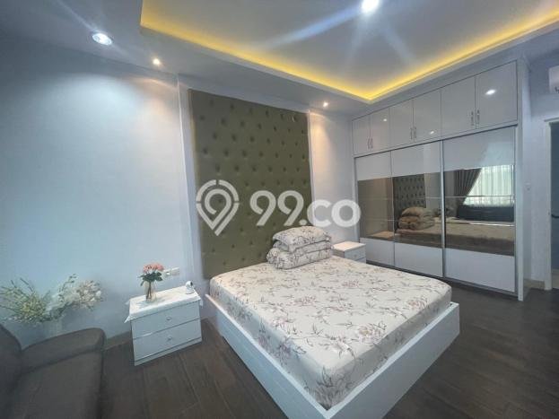 Dijual Rumah Luas Megah Dengan View Eksklusif di Jelambar, Jakarta Barat Dijual Rumah Luas Megah Dengan View Eksklusif di Jelambar, Jakarta Barat