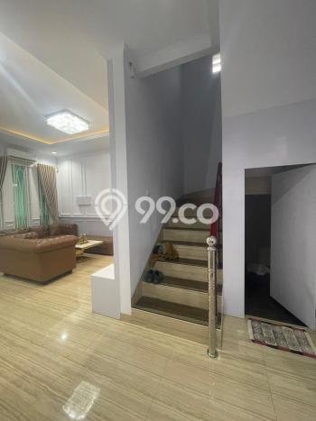 Dijual Rumah Luas Megah Dengan View Eksklusif di Jelambar, Jakarta Barat Dijual Rumah Luas Megah Dengan View Eksklusif di Jelambar, Jakarta Barat
