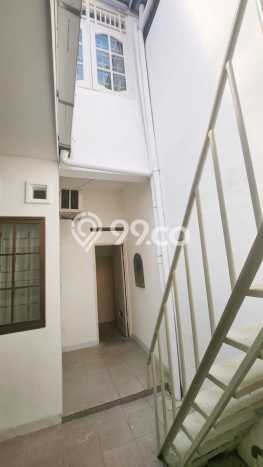 For Sale Hunian Rumah Terawat 5 Kamar di Sektor 3 - Bintaro, Tangerang Selatan For Sale Hunian Rumah Terawat 5 Kamar di Sektor 3 - Bintaro, Tangerang Selatan