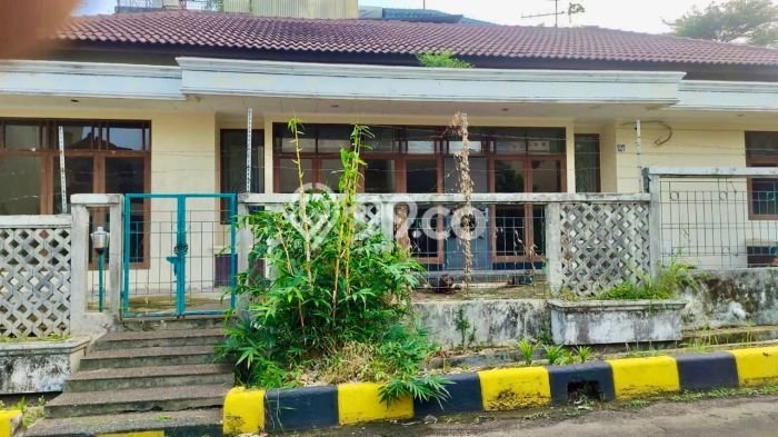 Hunian Eksklusif Siap Huni LT 258m2 di Kebon Jeruk, Jakarta Barat Hunian Eksklusif Siap Huni LT 258m2 di Kebon Jeruk, Jakarta Barat