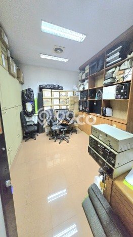 Ruko Strategis Kawasan , Luas 672m2m², Lokasi Komersial, Ramai Ruko Strategis Kawasan , Luas 672m2m², Lokasi Komersial, Ramai