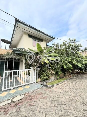 Hunian Elit LB 200m2 Siap Huni Desain Elegan di Bintaro, Tangerang Selatan Hunian Elit LB 200m2 Siap Huni Desain Elegan di Bintaro, Tangerang Selatan