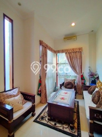 Siap Huni Rumah Mewah 4 Kamar di Tebet Dekat ke Mana Pun Siap Huni Rumah Mewah 4 Kamar di Tebet Dekat ke Mana Pun