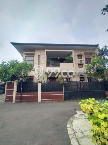 Siap Huni Rumah Mewah 4 Kamar di Tebet Dekat ke Mana Pun Siap Huni Rumah Mewah 4 Kamar di Tebet Dekat ke Mana Pun