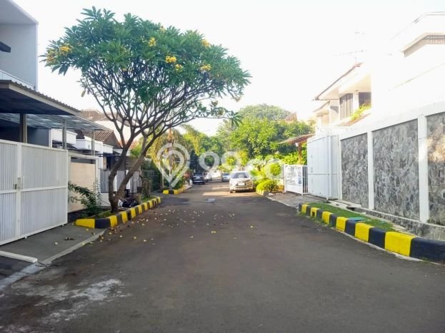 Hunian Eksklusif Siap Huni LT 258m2 di Kebon Jeruk, Jakarta Barat Hunian Eksklusif Siap Huni LT 258m2 di Kebon Jeruk, Jakarta Barat