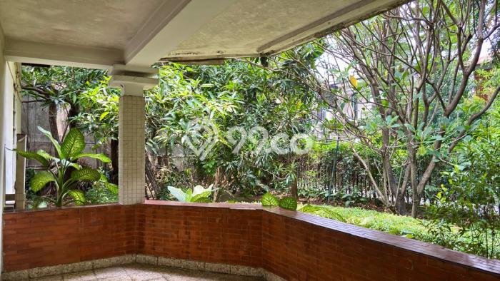 Siap Huni Rumah Mewah 4 Kamar di Menteng Dekat ke Mana Pun Siap Huni Rumah Mewah 4 Kamar di Menteng Dekat ke Mana Pun