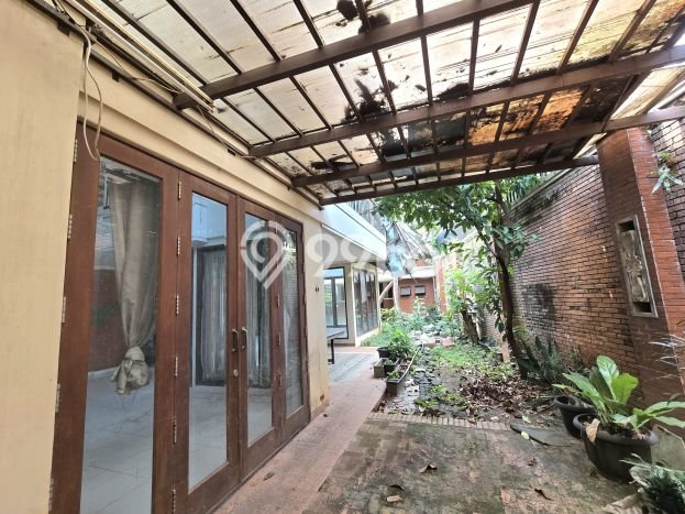 Rumah Mewah LB 342m2 Siap Pakai Desain Elegan di BSD, Tangerang Rumah Mewah LB 342m2 Siap Pakai Desain Elegan di BSD, Tangerang