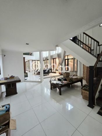 Rumah Mewah LB 342m2 Siap Pakai Desain Elegan di BSD, Tangerang Rumah Mewah LB 342m2 Siap Pakai Desain Elegan di BSD, Tangerang