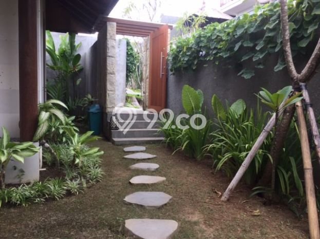 Vila Berkualitas di , Dimensi 445m2m², Kawasan Asri dan nyaman Vila Berkualitas di , Dimensi 445m2m², Kawasan Asri dan nyaman