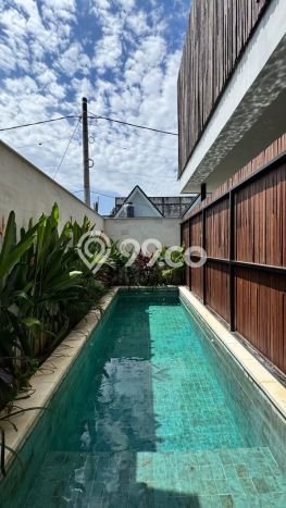 Hunian Elit LB 200m2 Siap Pakai Desain Elegan di Seminyak, Badung Hunian Elit LB 200m2 Siap Pakai Desain Elegan di Seminyak, Badung