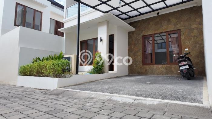 Disewakan! Rumah 3 Kamar Tidur &
3 Kamar Mandi di Mumbul, Badung Disewakan! Rumah 3 Kamar Tidur &
3 Kamar Mandi di Mumbul, Badung