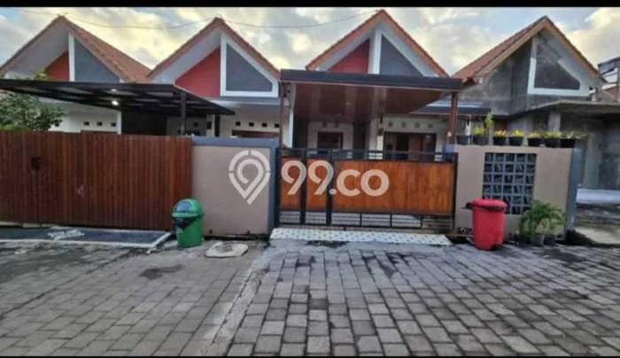 Disewakan! Rumah 2 Kamar Tidur &
1 Kamar Mandi di Sesetan, Denpasar Disewakan! Rumah 2 Kamar Tidur &
1 Kamar Mandi di Sesetan, Denpasar