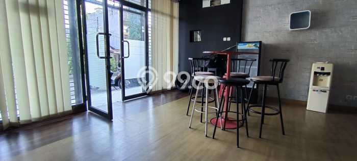 Ruko Dijual di Prime Area Jakarta Barat Luas 176m2 Ruko Dijual di Prime Area Jakarta Barat Luas 176m2