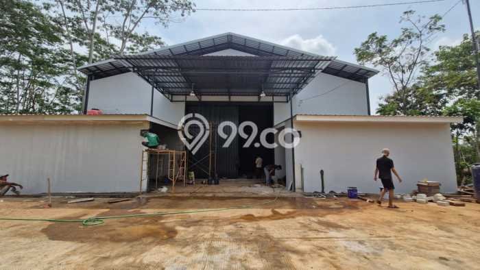 LOKASI STRATEGIS! Gudang Kawasan Semarang Barat, Luas 400m², Potensi Prospektif LOKASI STRATEGIS! Gudang Kawasan Semarang Barat, Luas 400m², Potensi Prospektif