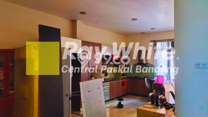 HARGA SPESIAL! Rumah Premium area Gunung Batu, Bandung, LT 158m² LB 200m² Bisa Nego! HARGA SPESIAL! Rumah Premium area Gunung Batu, Bandung, LT 158m² LB 200m² Bisa Nego!