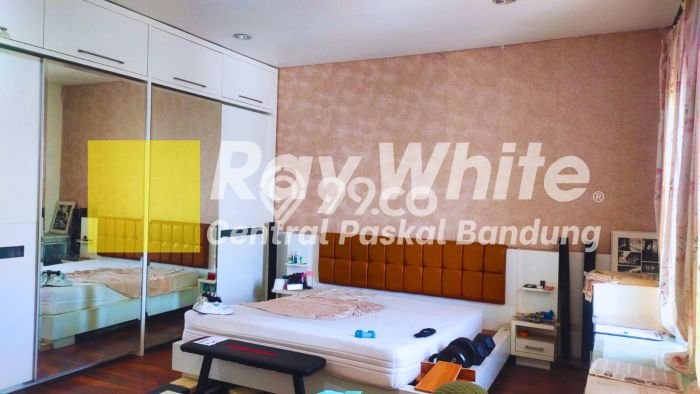 HARGA SPESIAL! Rumah Premium area Gunung Batu, Bandung, LT 158m² LB 200m² Bisa Nego! HARGA SPESIAL! Rumah Premium area Gunung Batu, Bandung, LT 158m² LB 200m² Bisa Nego!