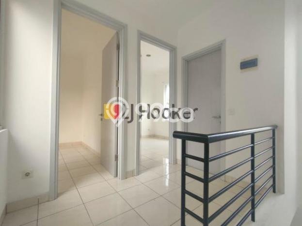 Hunian Mewah Siap Huni LT 128m2 di Serpong, Tangerang Selatan Hunian Mewah Siap Huni LT 128m2 di Serpong, Tangerang Selatan