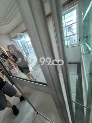 Rumah Elit Modern Siap Huni di Tamansari Jakarta Barat Rumah Elit Modern Siap Huni di Tamansari Jakarta Barat